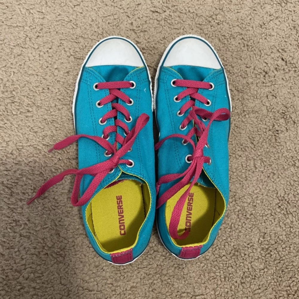 VINTAGE 80s INSPIRED blue and pink converse